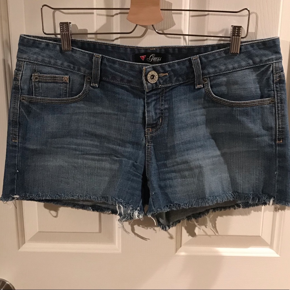 EUC Guess shorts size 32